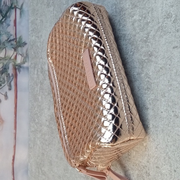 🍀 Vera Bradley Rose Gold Quilted Cosmetic Bag - Picture 3 of 6
